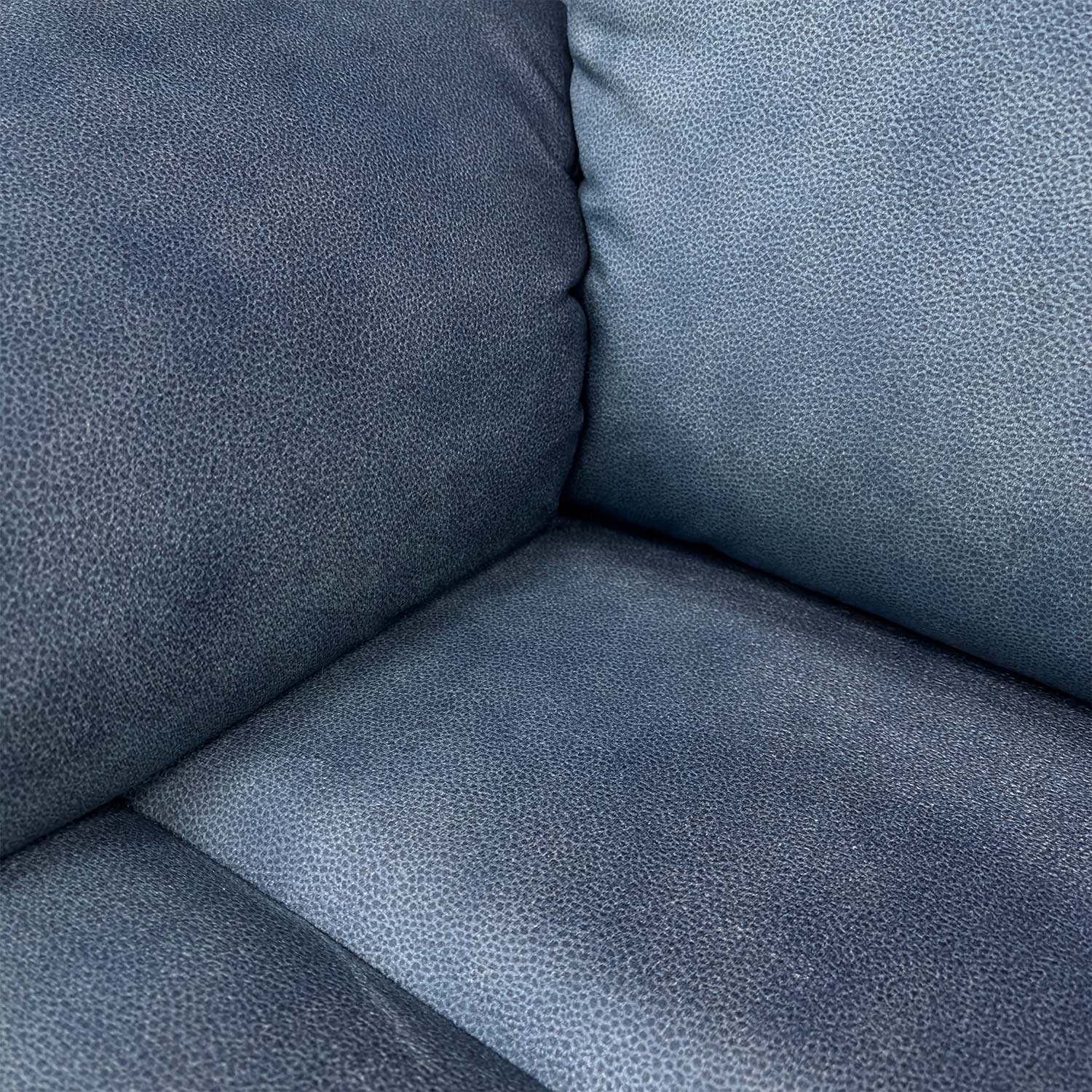 G Plan 'Kingsbury' A125 Stingray Indigo Velvet Large Lift and Rise Recliner Chair - Image 5