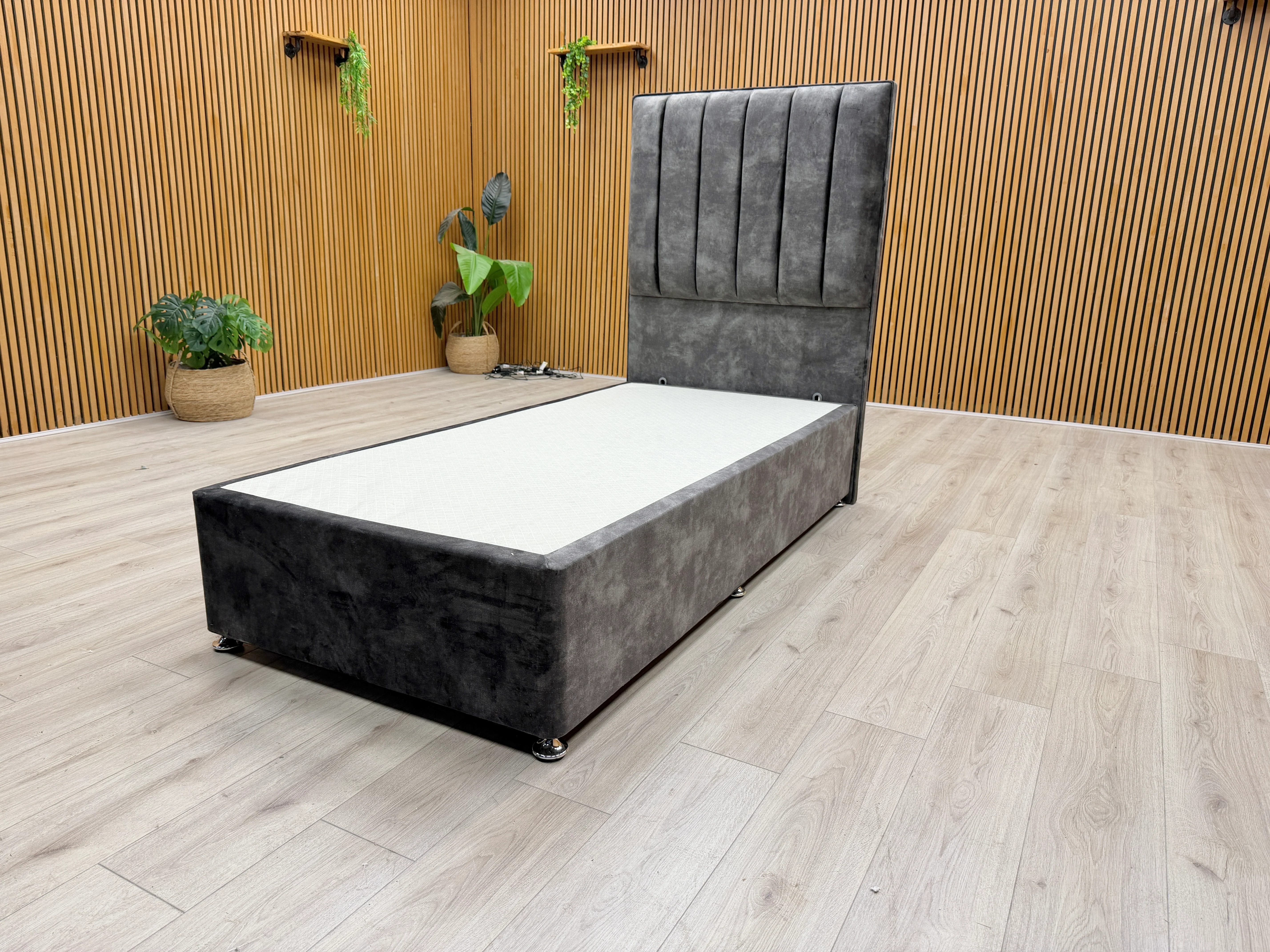 Sleep Story 'Dickens' Lace Domino Velvet Floor Standing Headboard + 2 Draw Divan Base - Single - Image 3