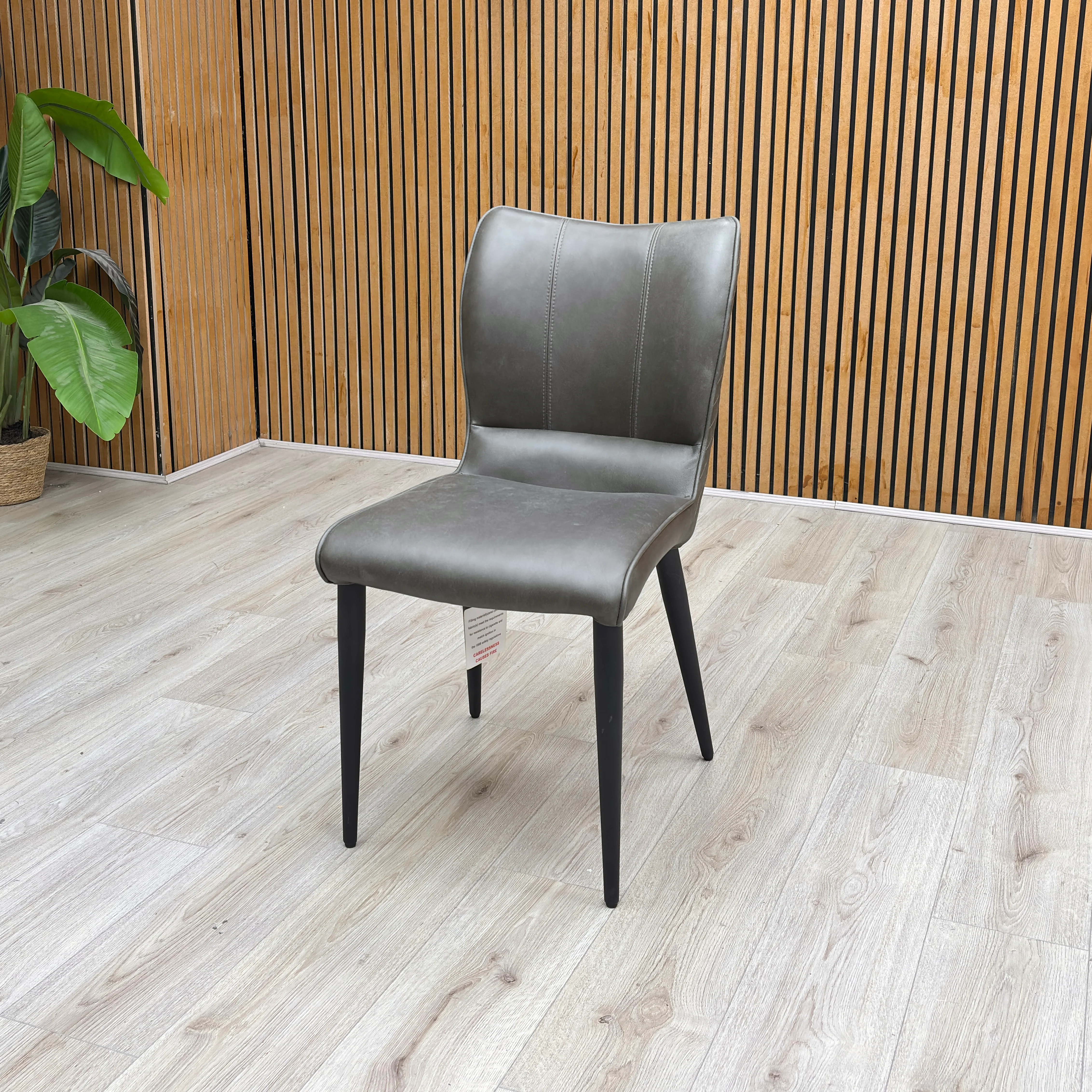 ‘Vino’ Oslo Jet Black Cat-40/23 Leather Power Recliner Chair with Power Headrest - Image 5